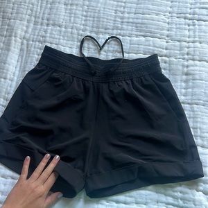 They can come together or separate - whichever you prefer! Both Lululemon.